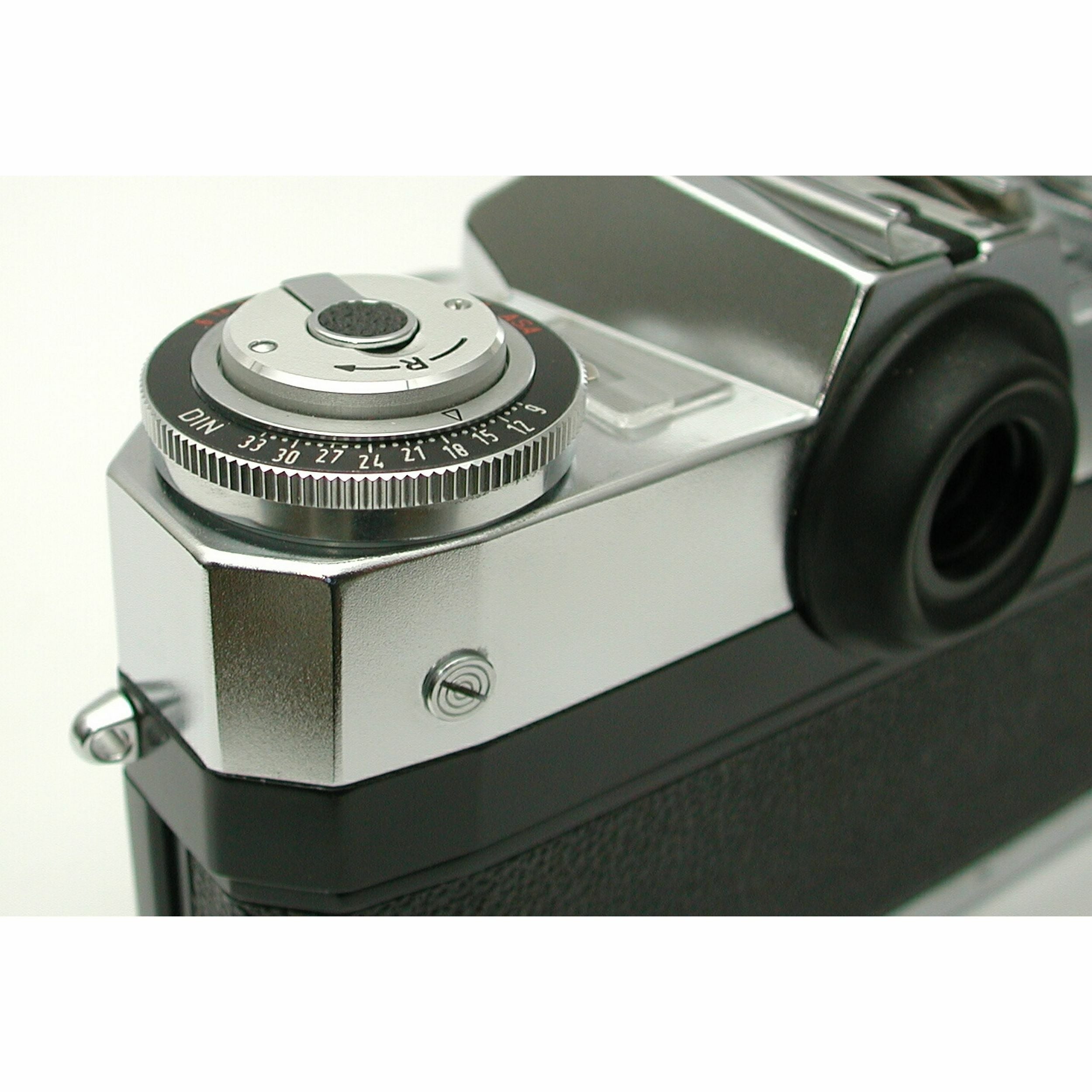 Zeiss Ikon Contarex Super Chrome + Carl Zeiss 50mm f2 Planar Chrome