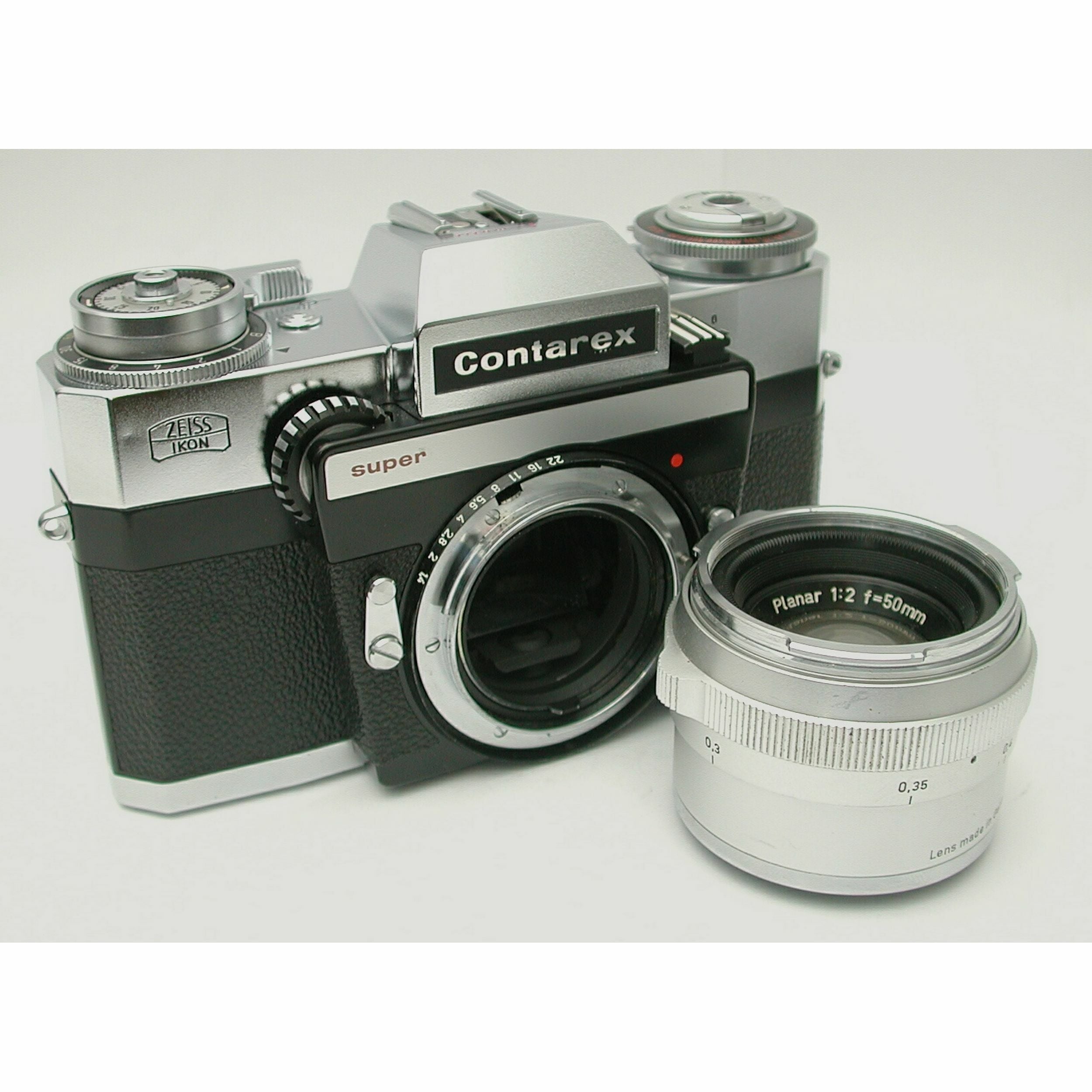 Zeiss Ikon Contarex Super Chrome + Carl Zeiss 50mm f2 Planar Chrome