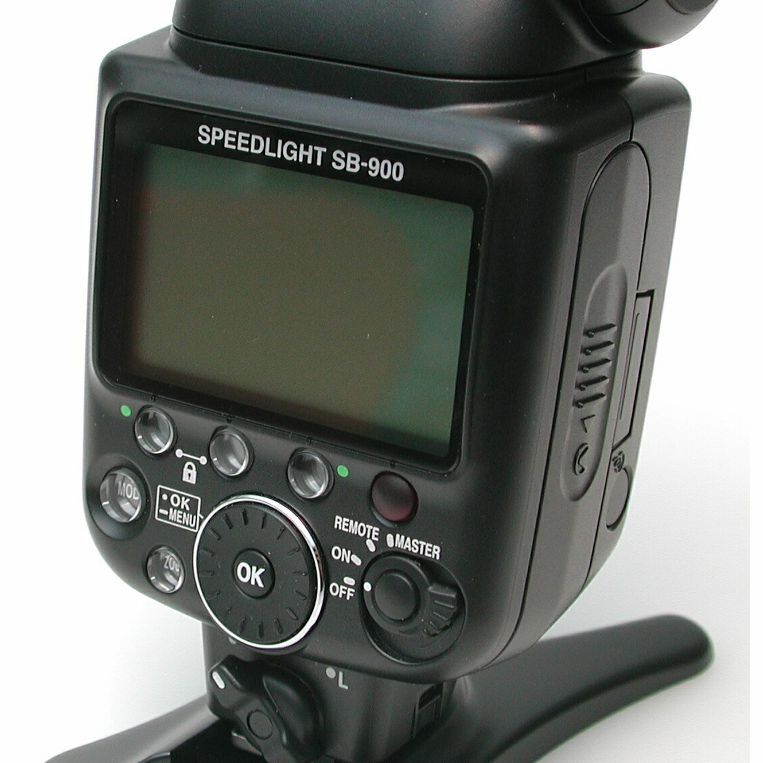 Nikon SB-900 Speedlight Flash + Box