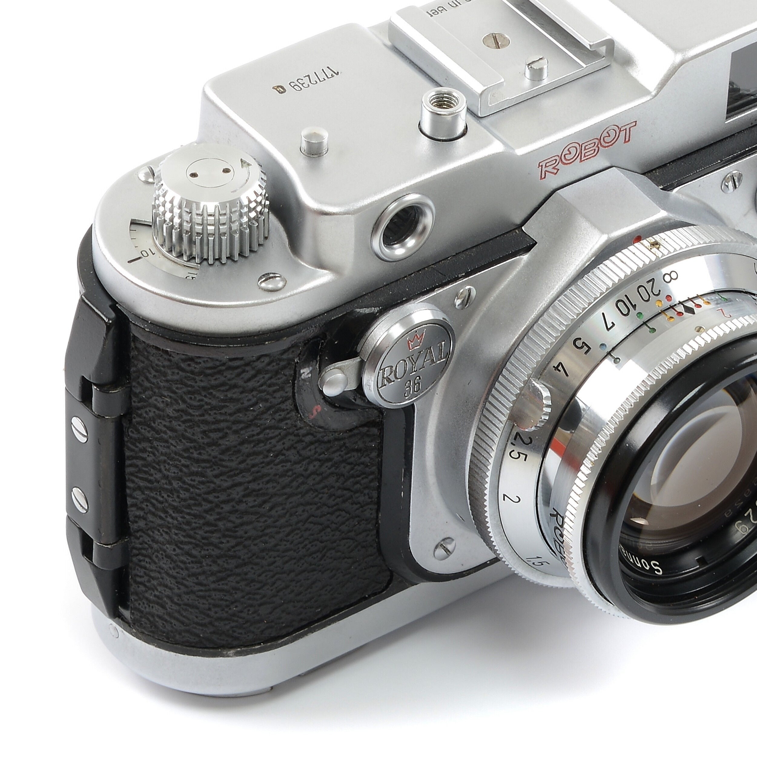Robot Royal 36 With Continuous Firing Mode + Carl Zeiss 50mm f2 Sonnar + Box
