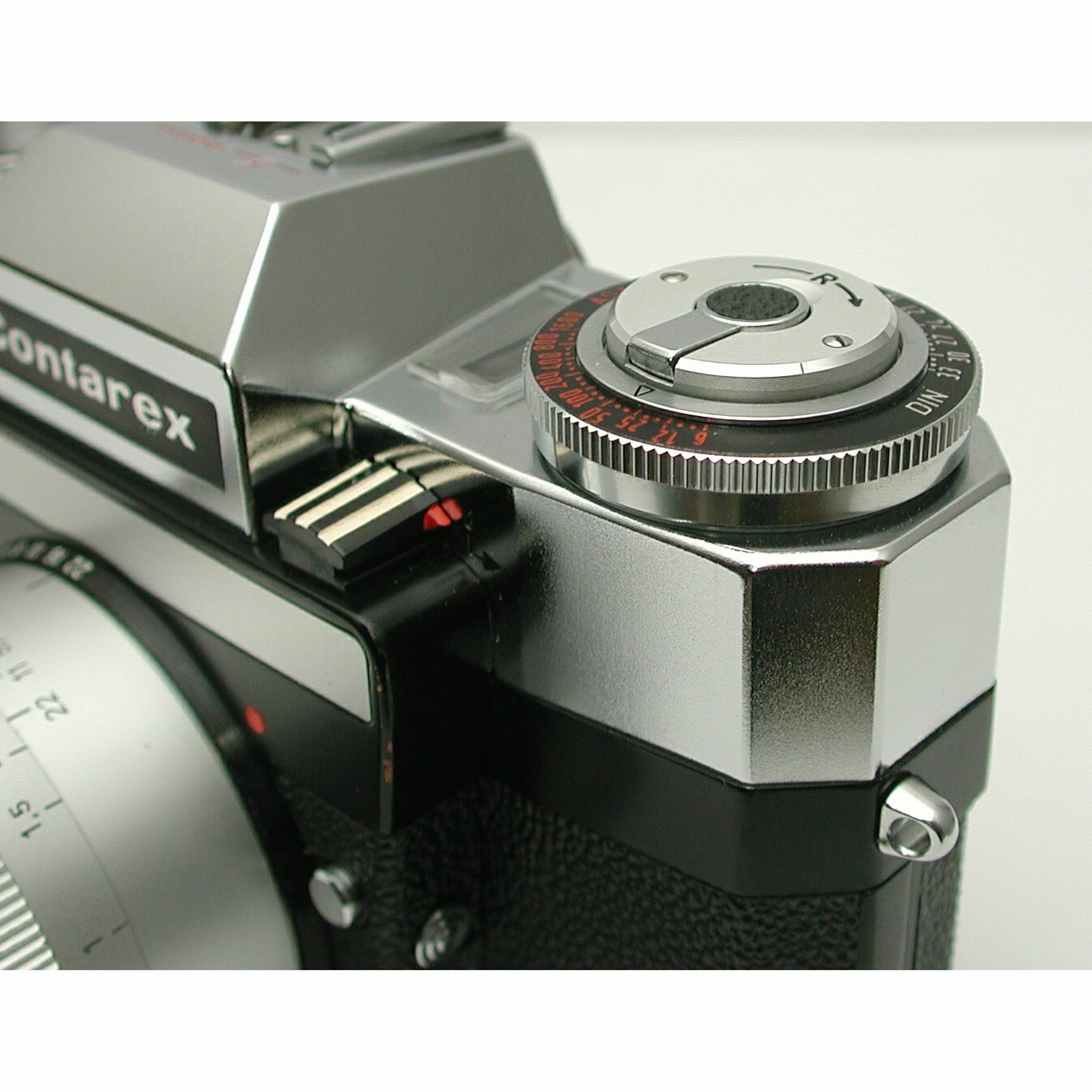 Zeiss Ikon Contarex Super Chrome + Carl Zeiss 50mm f2 Planar Chrome